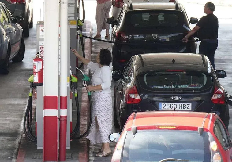 El precio de la gasolina sigue a la baja en Gipuzkoa: ya está en niveles de junio